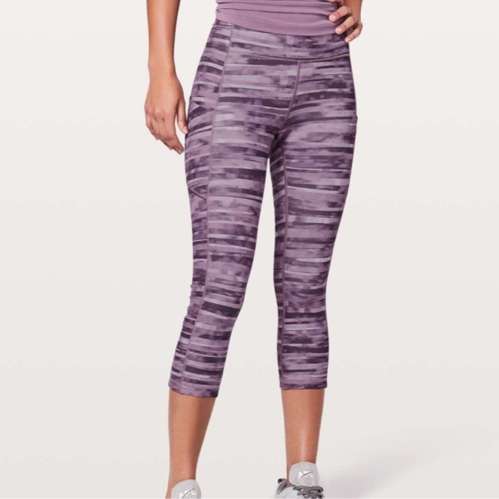 Lululemon Speed Up Crop SIZE 12 - Shadowed Smoked Mullberry